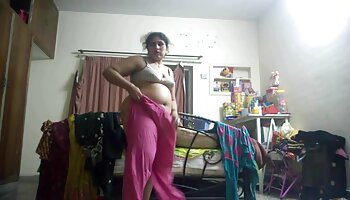 Stiefsohn fickt Mama reife frauen porno kostenlos am öffentlichen Strand