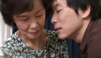 Diese geile Mama liebt es mit ihren Spielsachen zu porno casting reife frauen spielen