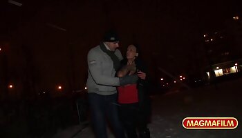 Junge Frau fickt sexfilme mit älteren damen für wohltätige Zwecke