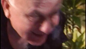 Der schüchterne Adonis, der sich um einen Job bewirbt, porno ü50 nimmt einen interracial Schwanz in sein Arschloch