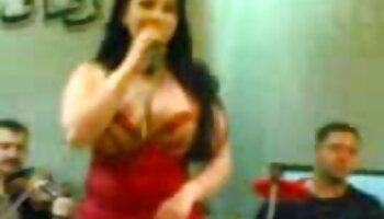 Spaziergang mit Dildo in der Muschi. Pissin-Schnitt sexfilme mit älteren frauen