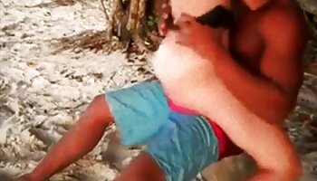 Winzige blonde Teen Bambi Dee bekommt ihre rasierte Muschi geleckt und geschlagen reife frauen free porno