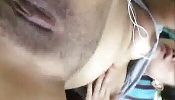 Diese asiatische Puppe ist gerade reife hausfrauen porno 18 geworden und sie ist so bezaubernd!