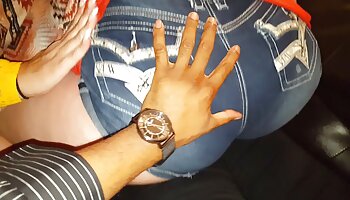 TS Kayleigh bumst ihre Freundin Sophia reife damen porno