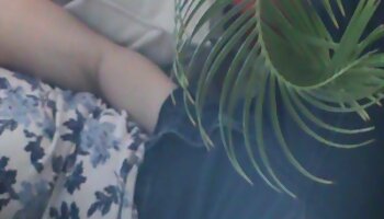 Atemberaubende Teen Emily Bender hat ihr extra reife hausfrauen porno enges Arschloch gedehnt