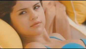 Tätowierte Süße Selena reife frauen porno kostenlos Savage masturbiert in ihrem Höschen