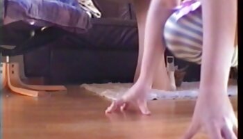 Twink knallt sich pornofilme mit reifen frauen gegenseitig in den Hintern