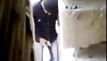 Sully Savage lutscht Schwanz, während sie tätowiert pornogrund reife damen wird