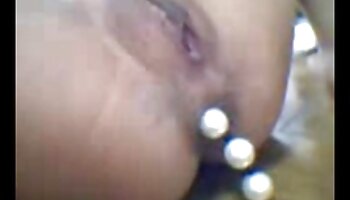 Der kleine Amateur-Neuling Ginger kommt mit Spielzeug und reife frauen sex porno Gemüse davon